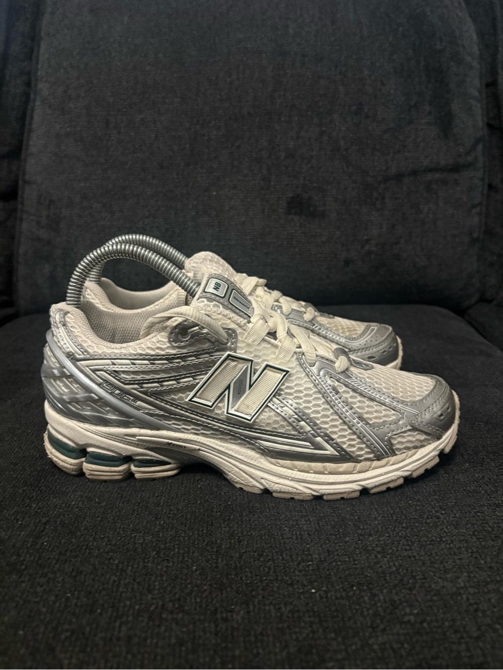 New Balance Men's 1906R women’s 7.5 Silver Metallic Sea Salt